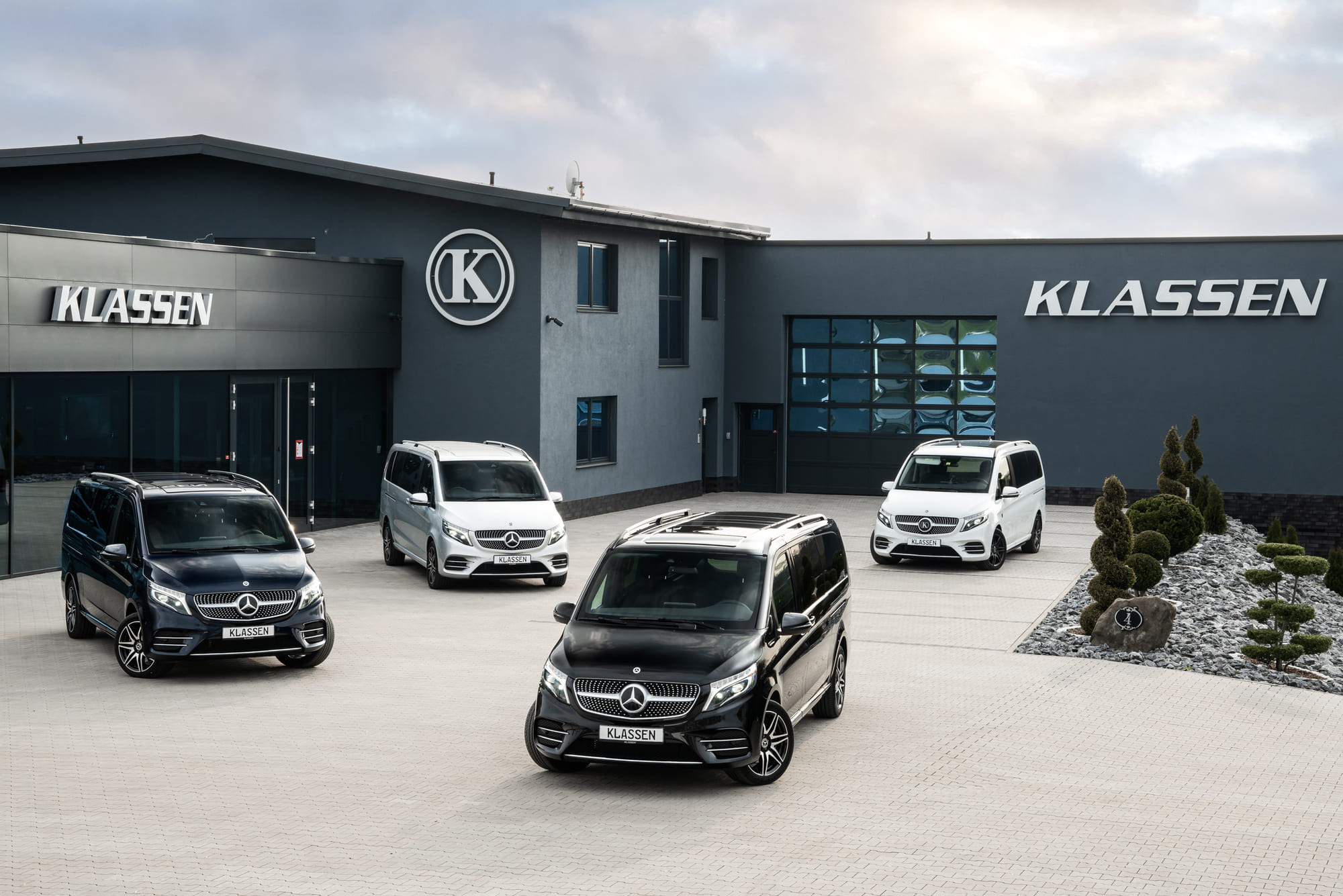 KLASSEN Luxury VIP Cars and Vans - Armored and Stretched Cars