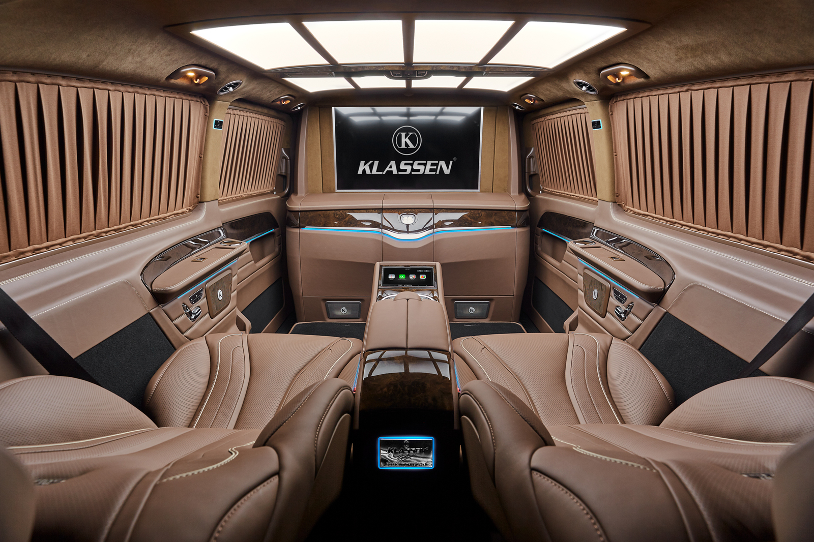 VIP Mercedes Benz V-Klasse. Luxus Mercedes Vito. Exklusiver Luxus