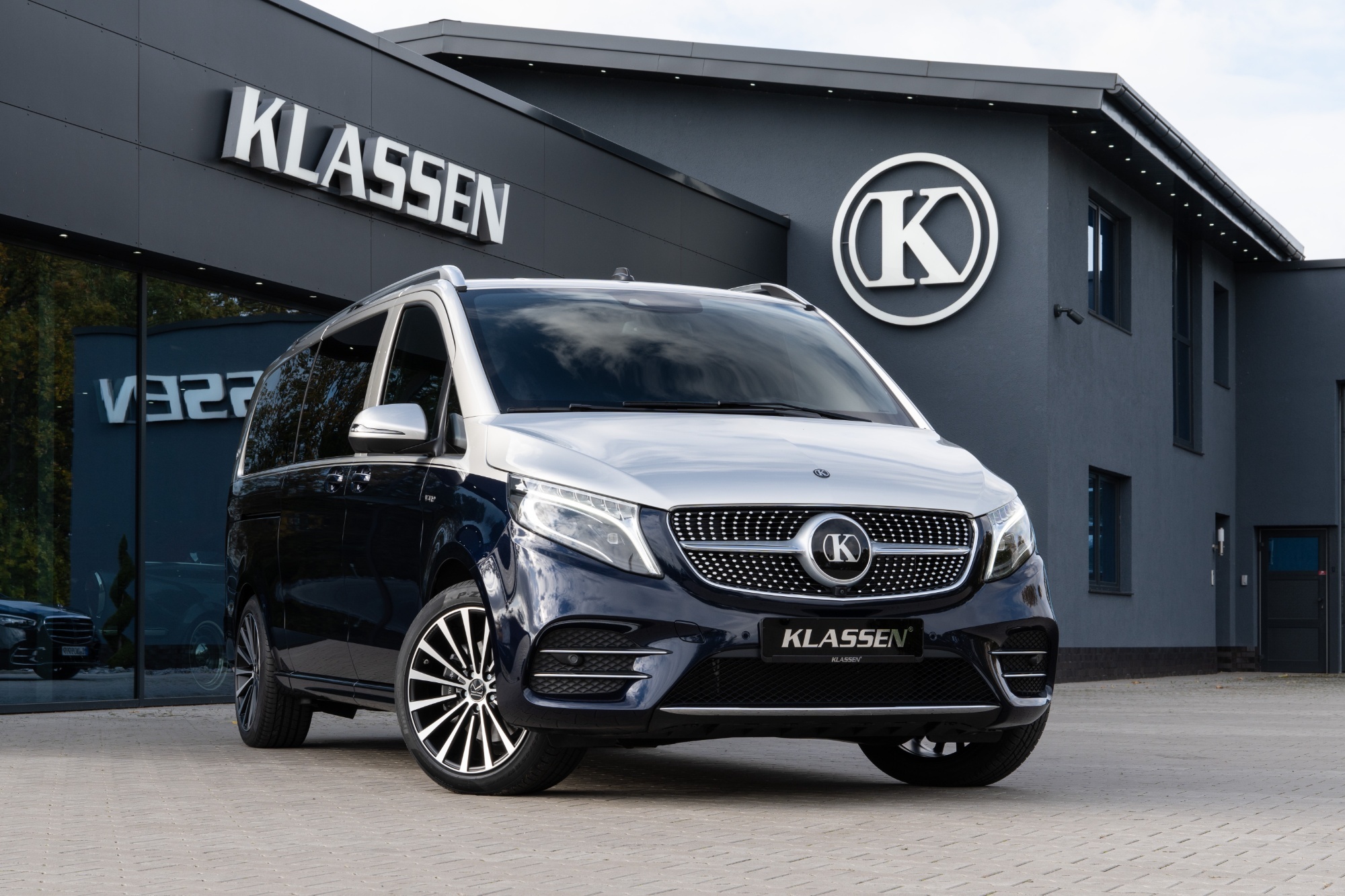 MVV_1444 ▻ V-Class V300 AMG Limited Luxury VIP Van for sale - German  Manufacture and Design - KLASSEN