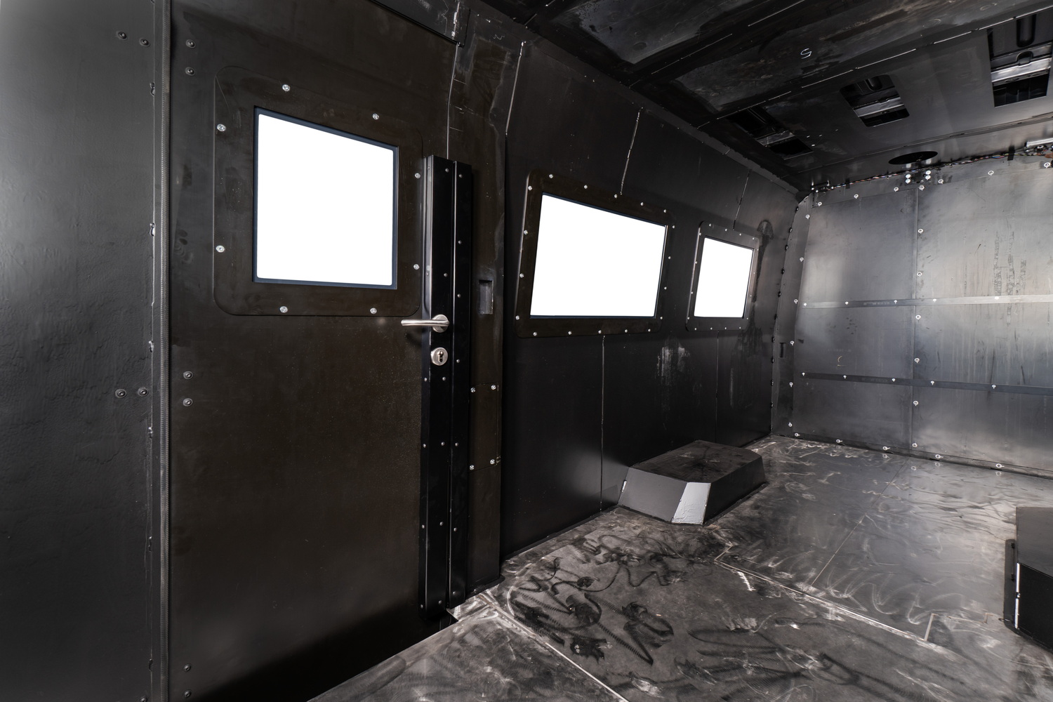 KLASSEN BUNKER: neuer gepanzerter Sprinter mit VR8-Schutz und einem Drohnenabwehrsystem in Entwicklung