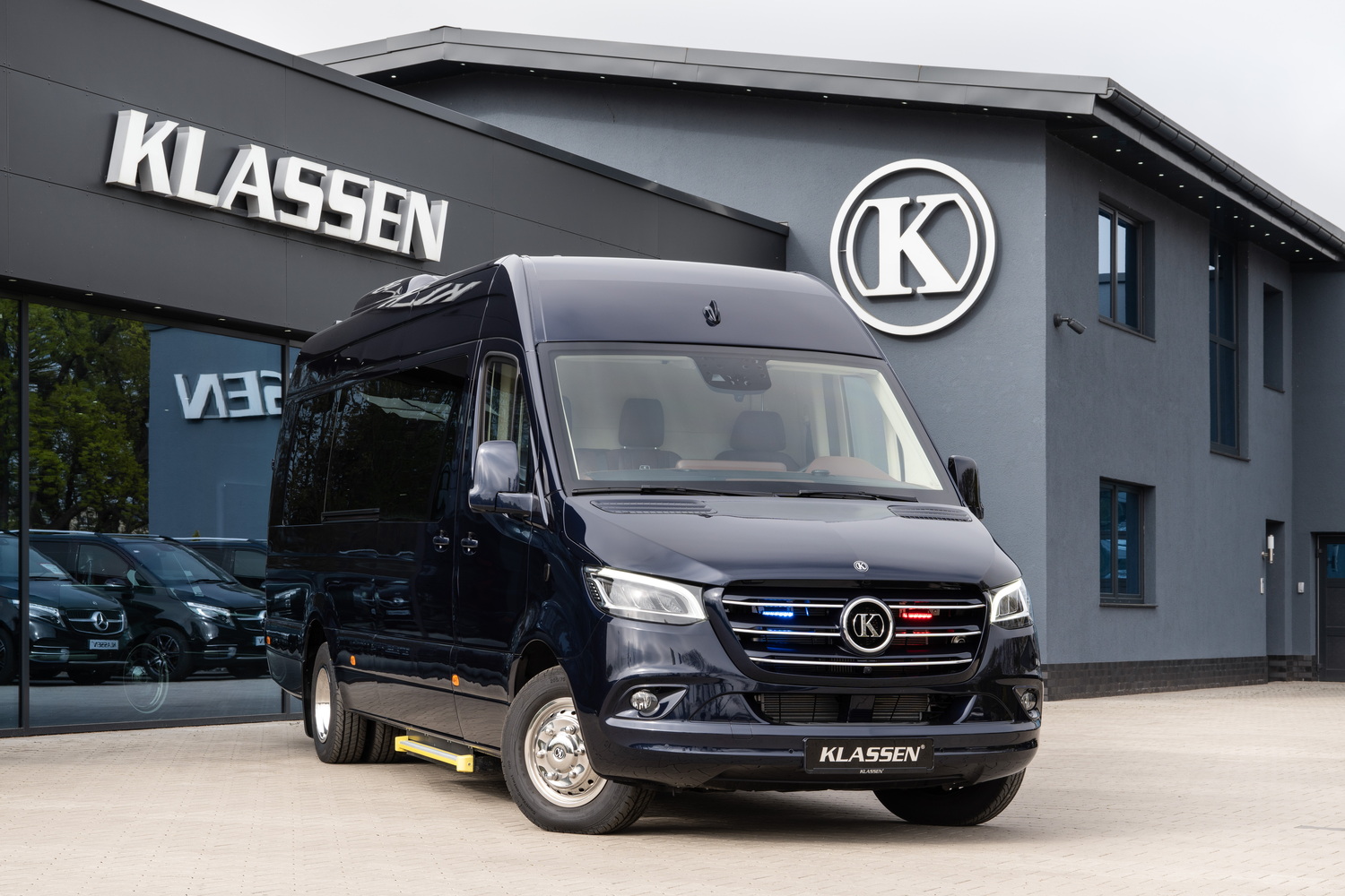 519 Luxus VIP Jet - WC, TV - KLASSEN MANUFACTURE. We provide you hereby the new Mercedes Benz Sprinter 519 CDI noble limited FIRST CLASS Edition.
