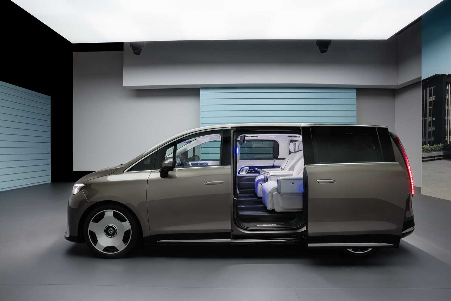 Mercedes-Benz VLE mit KLASSEN Interieur: die neue elektrische Grand Limousine für absoluten Komfort