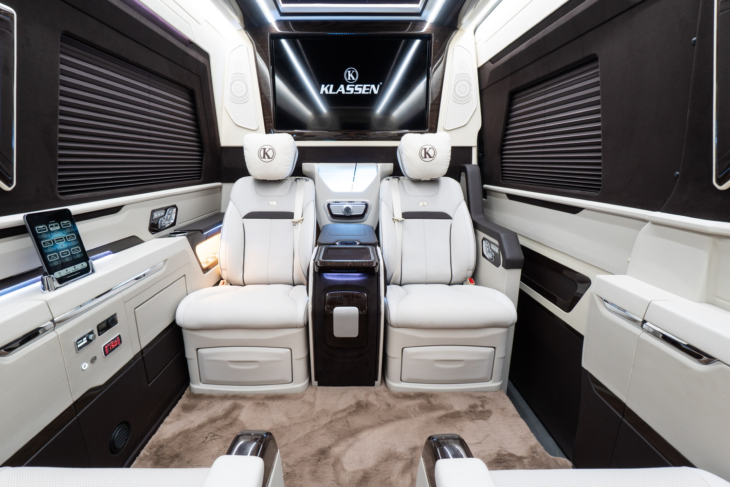 Mercedes-Benz Sprinter Luxury VIP JetVan mit privatem WC von KLASSEN