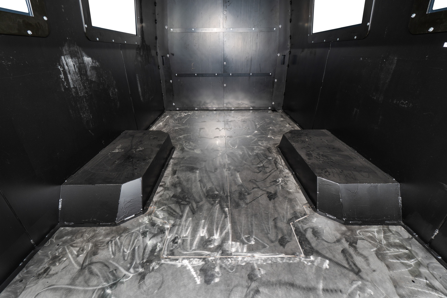 KLASSEN BUNKER: neuer gepanzerter Sprinter mit VR8-Schutz und einem Drohnenabwehrsystem in Entwicklung