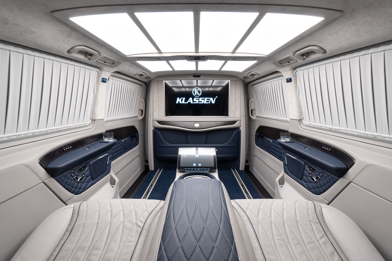 Mercedes V-Класса от официального дилера Mercedes-Benz. В нашем салоне Вы можете узнать сколько стоит V класс & EQV.