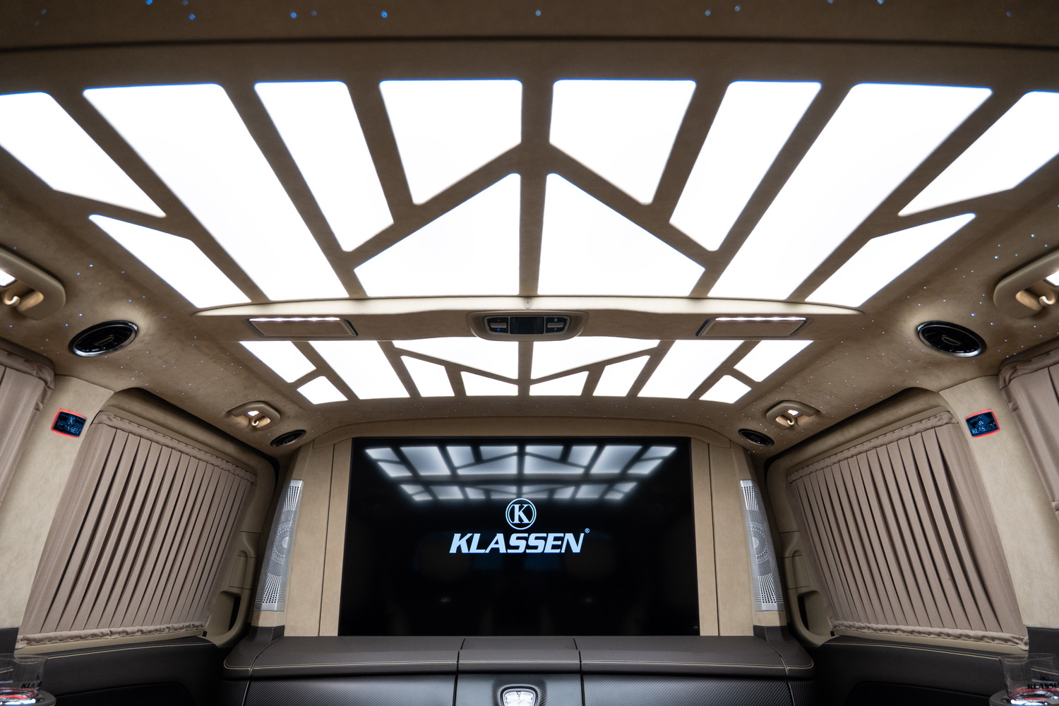 KLASSEN auf der Monaco Yacht Show 2026: neuer VIP Sprinter und exklusiver Mercedes-Benz V-Class