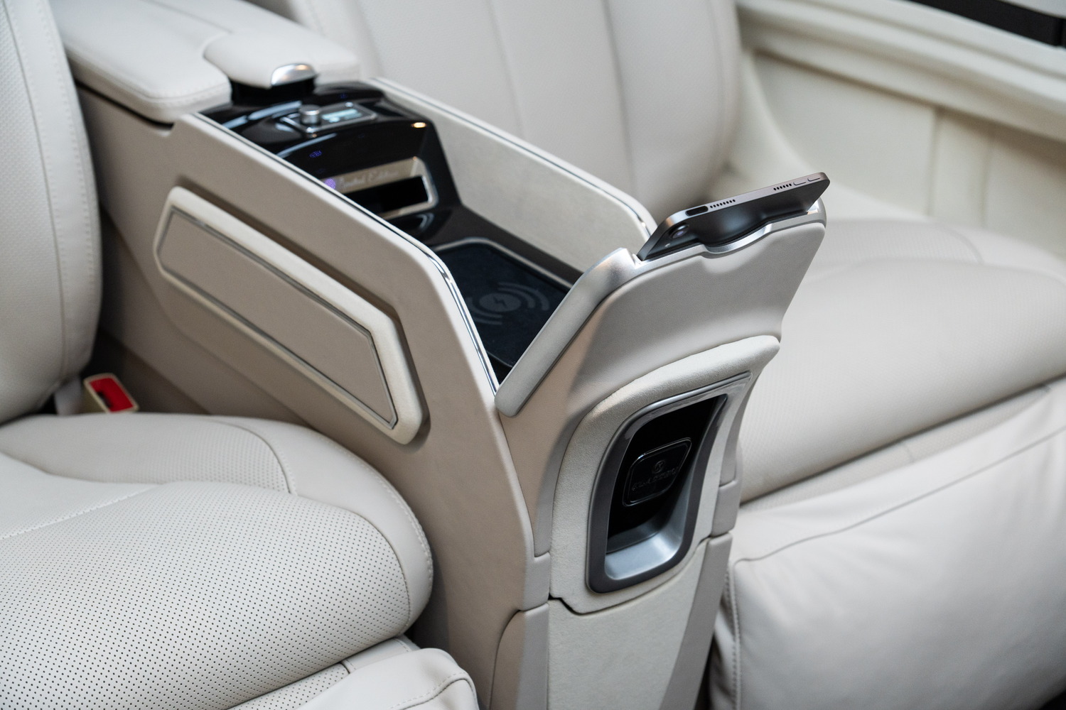 Neuer Mercedes-Benz VLE KLASSEN: elektrische Grand Limousine mit Interieur MVE_1_1721