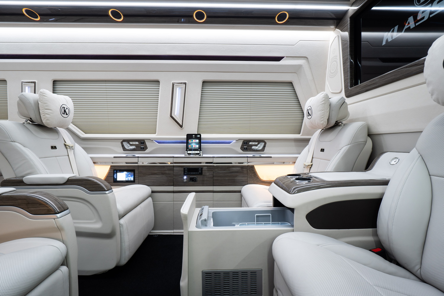 Mercedes-Benz Sprinter 519 CDI KLASSEN Luxus VIP JetVAN Bus - Modell 2024: Die Revolution der Luxusmobilität