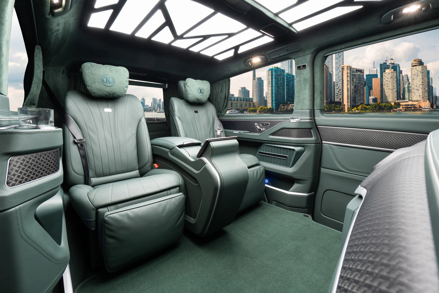 KLASSEN auf der Monaco Yacht Show 2026: neuer VIP Sprinter und exklusiver Mercedes-Benz V-Class