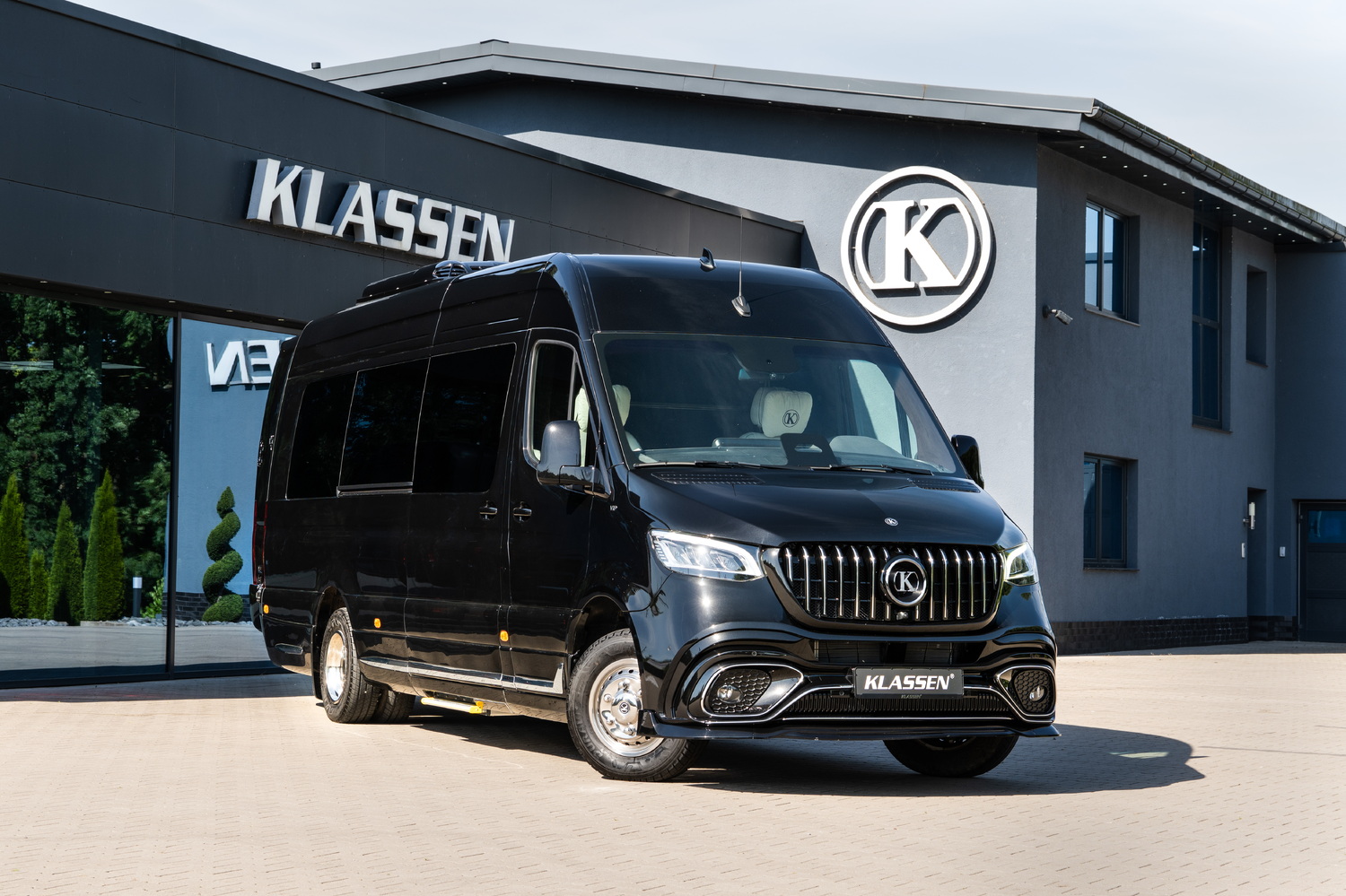Mercedes-Benz Sprinter Luxury VIP JetVan mit privatem WC von KLASSEN