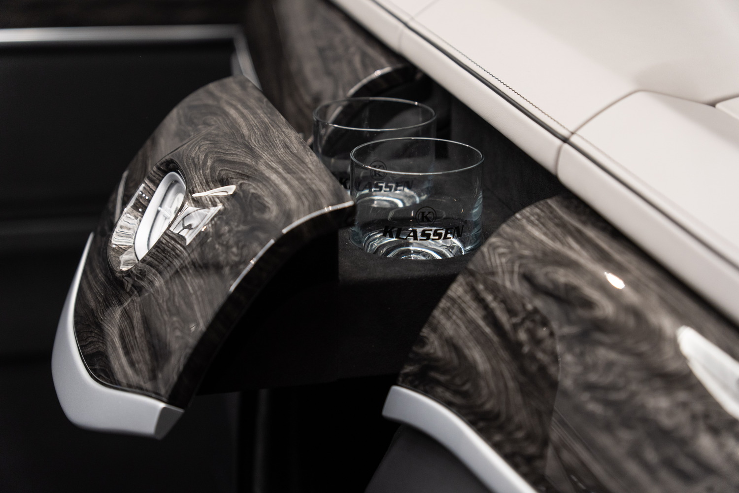 Mercedes-Benz VLE mit KLASSEN Interieur: die neue elektrische Grand Limousine für absoluten Komfort