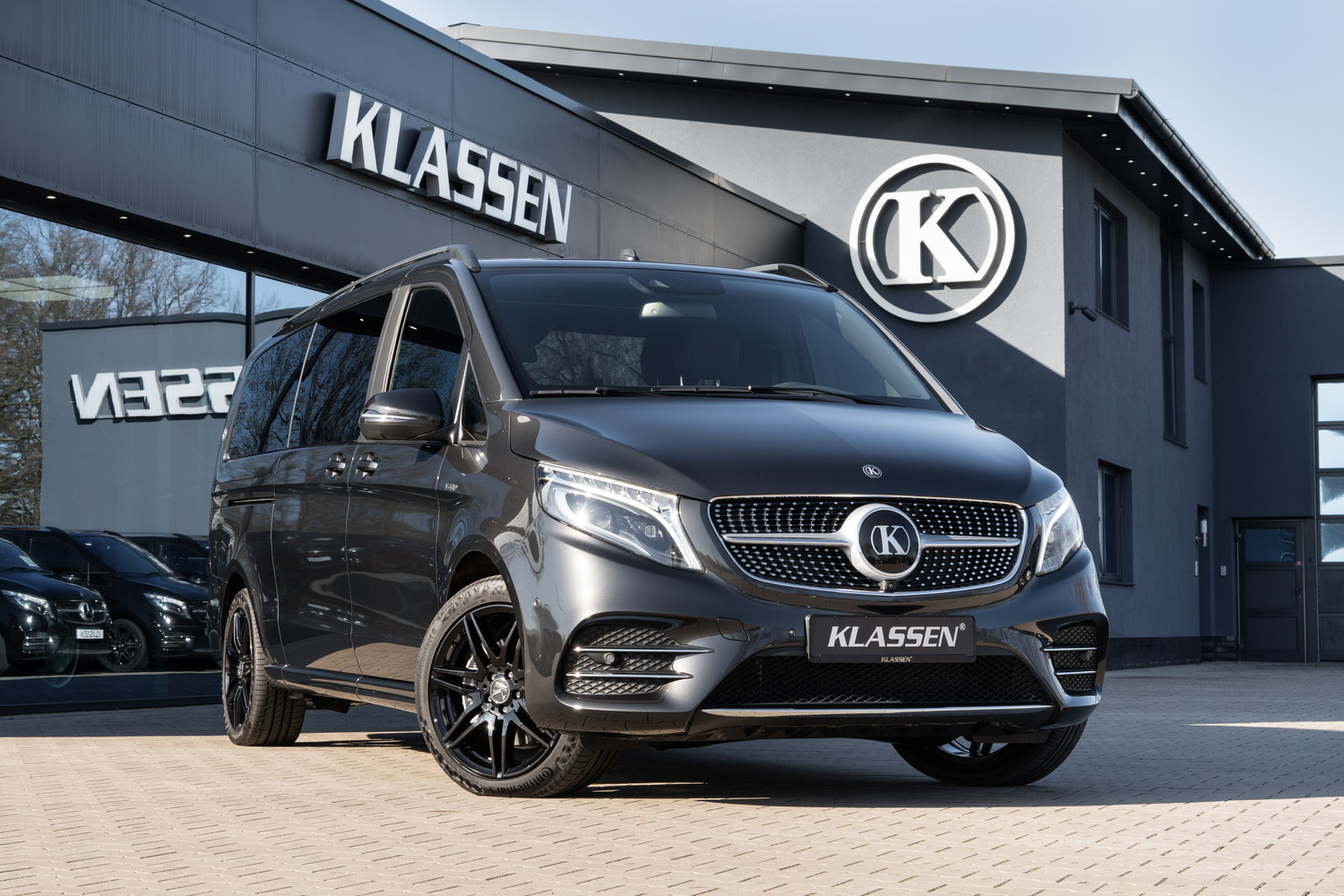 Вы можете купить Мерседес-Бенц V-Класс 2022 года в Москве по специальной цене от официального дилера Mercedes-Benz компании KLASSEN.