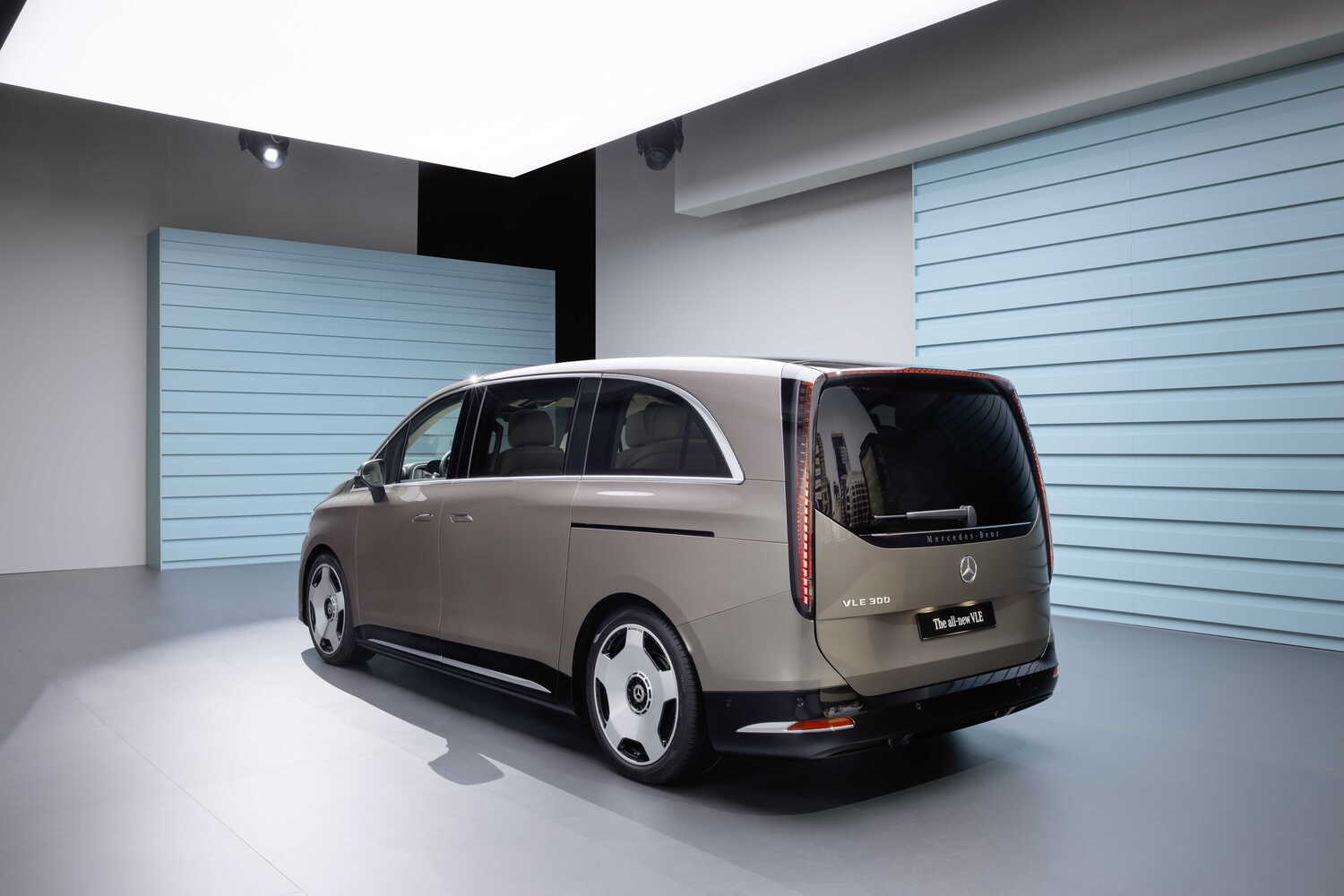 Mercedes-Benz VLE mit KLASSEN Interieur: die neue elektrische Grand Limousine für absoluten Komfort