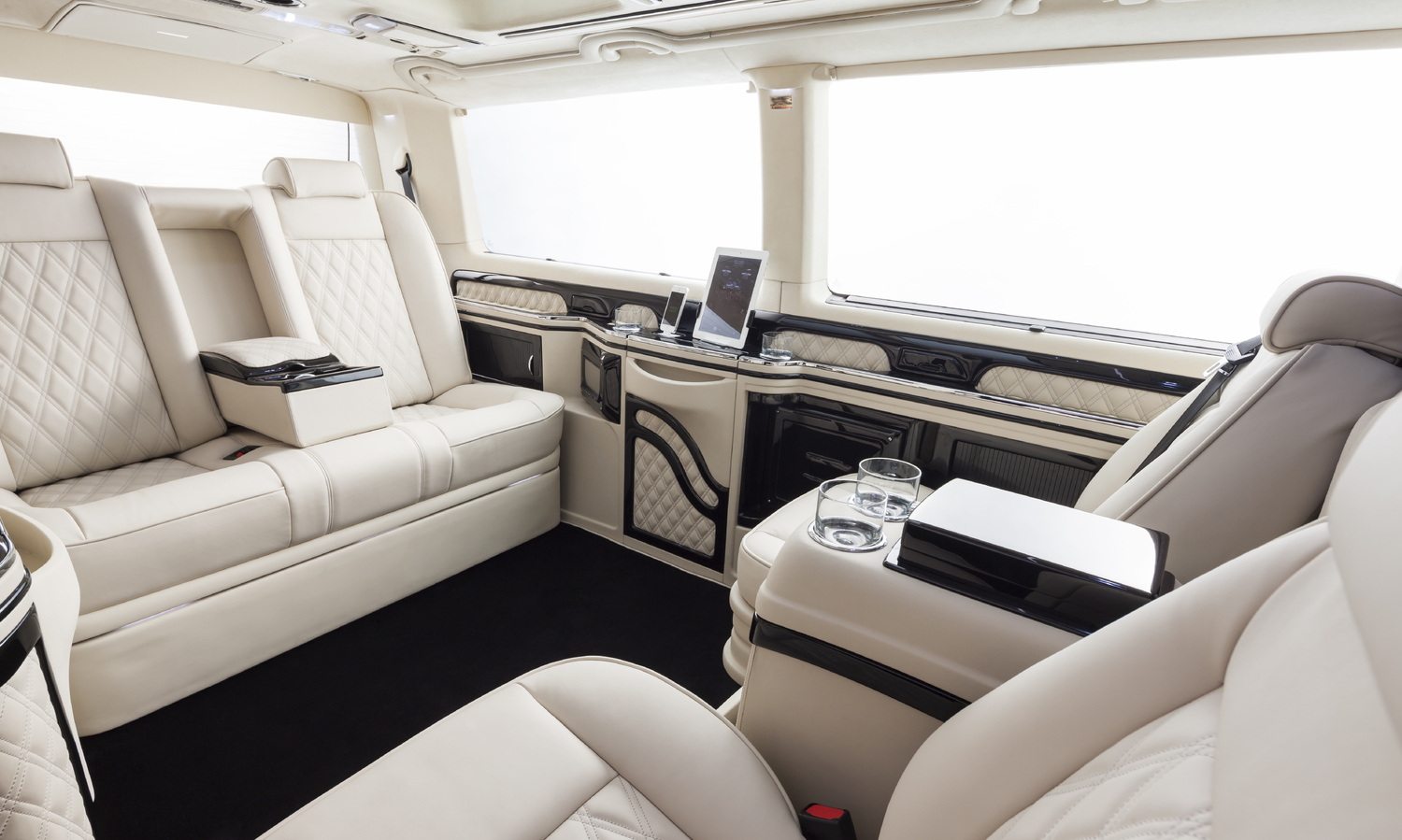 Volkswagen T5 Power Drift Luxury: das erste VIP-Fahrzeug von KLASSEN mit Porsche-Motor und Audi-A8-Fahrwerk