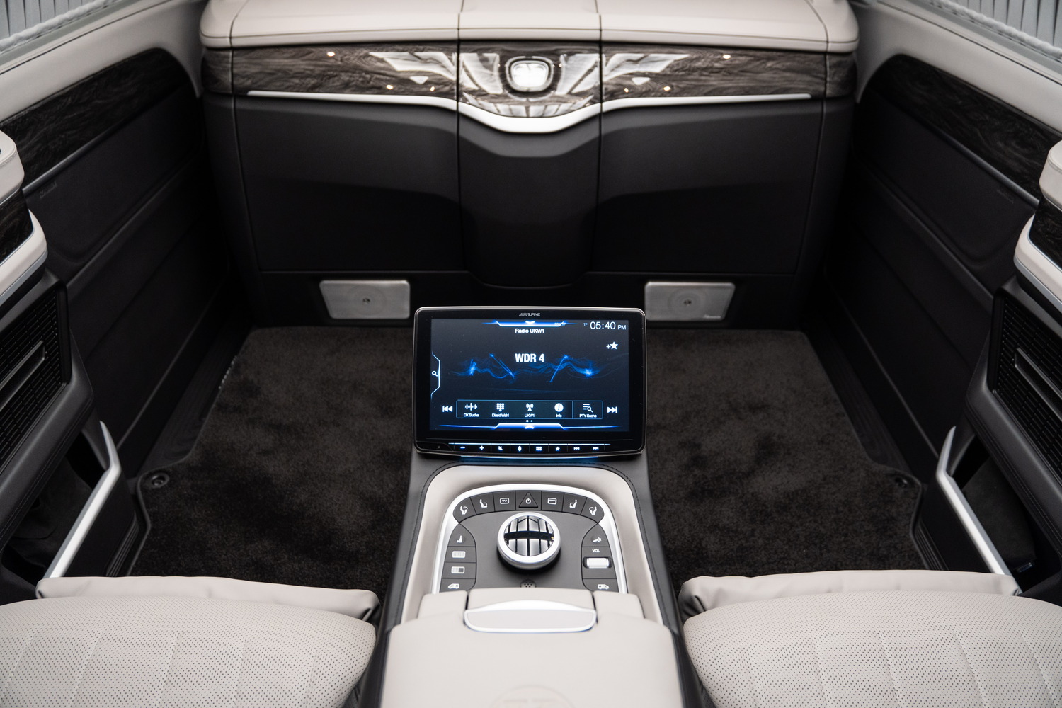 Mercedes-Benz VLE mit KLASSEN Interieur: die neue elektrische Grand Limousine für absoluten Komfort