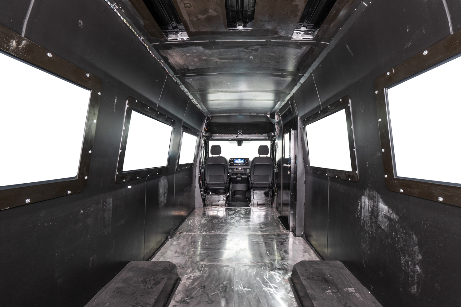 KLASSEN BUNKER: neuer gepanzerter Sprinter mit VR8-Schutz und einem Drohnenabwehrsystem in Entwicklung