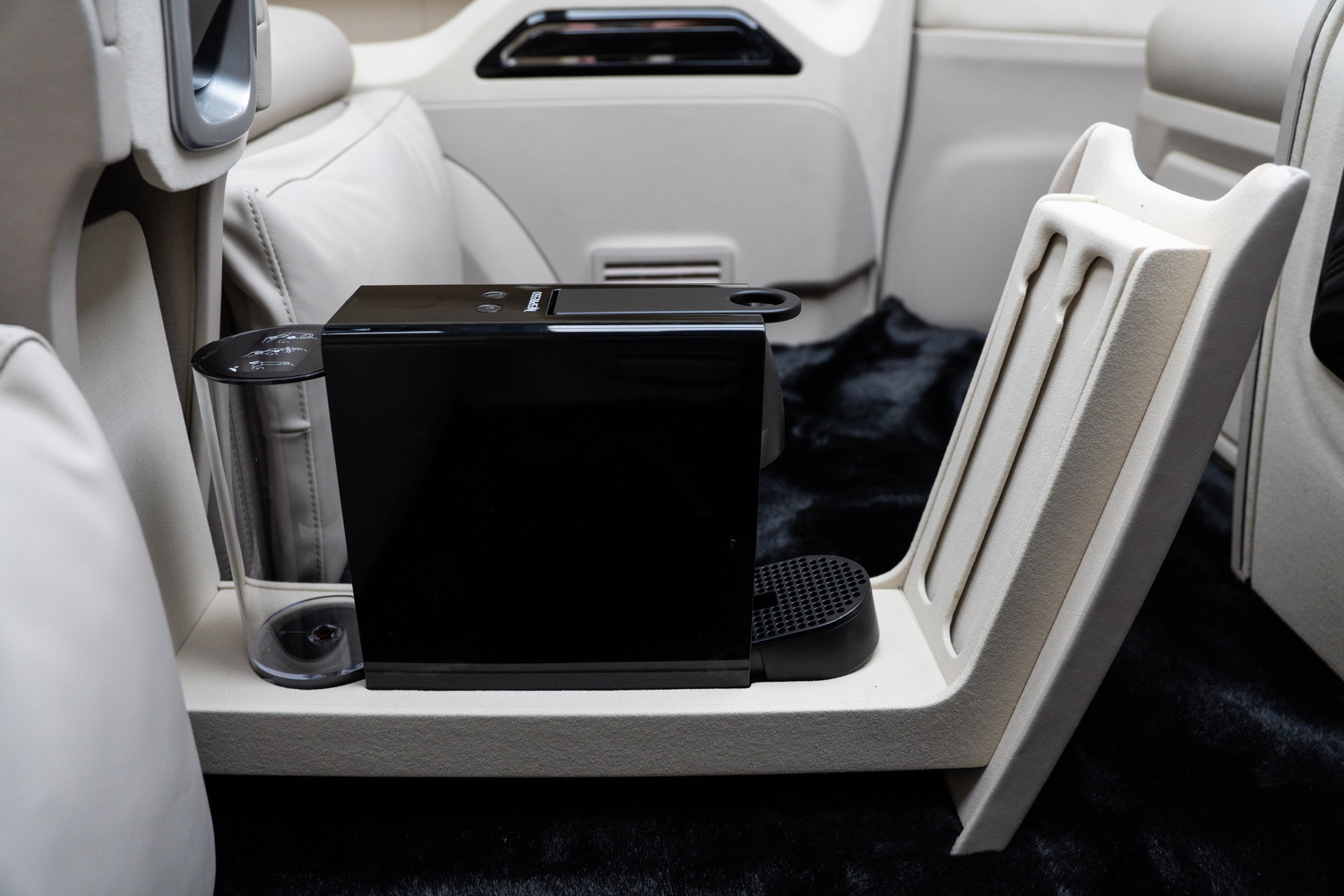 Neuer Mercedes-Benz VLE KLASSEN: elektrische Grand Limousine mit Interieur MVE_1_1721