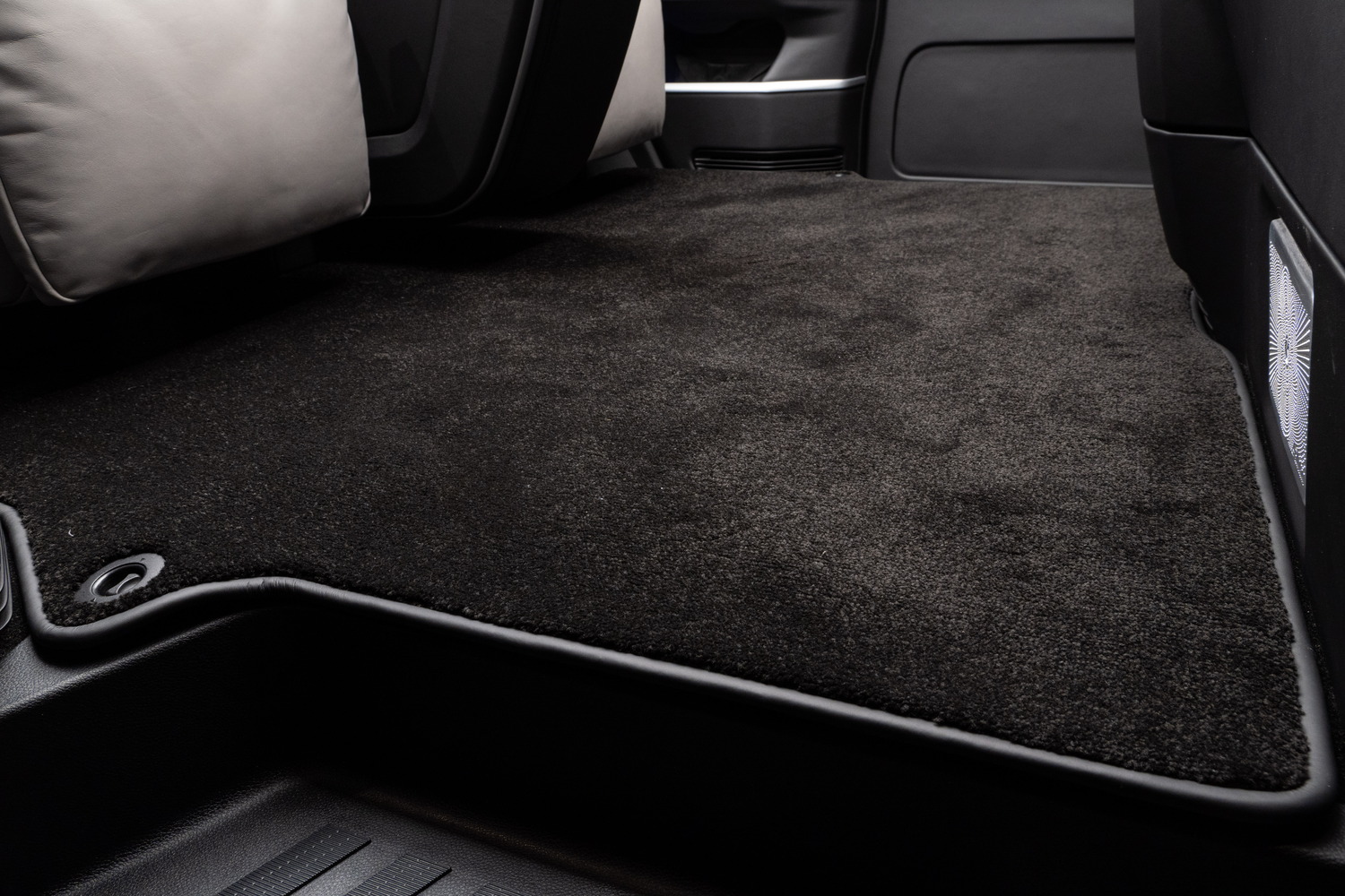 Mercedes-Benz VLE mit KLASSEN Interieur: die neue elektrische Grand Limousine für absoluten Komfort