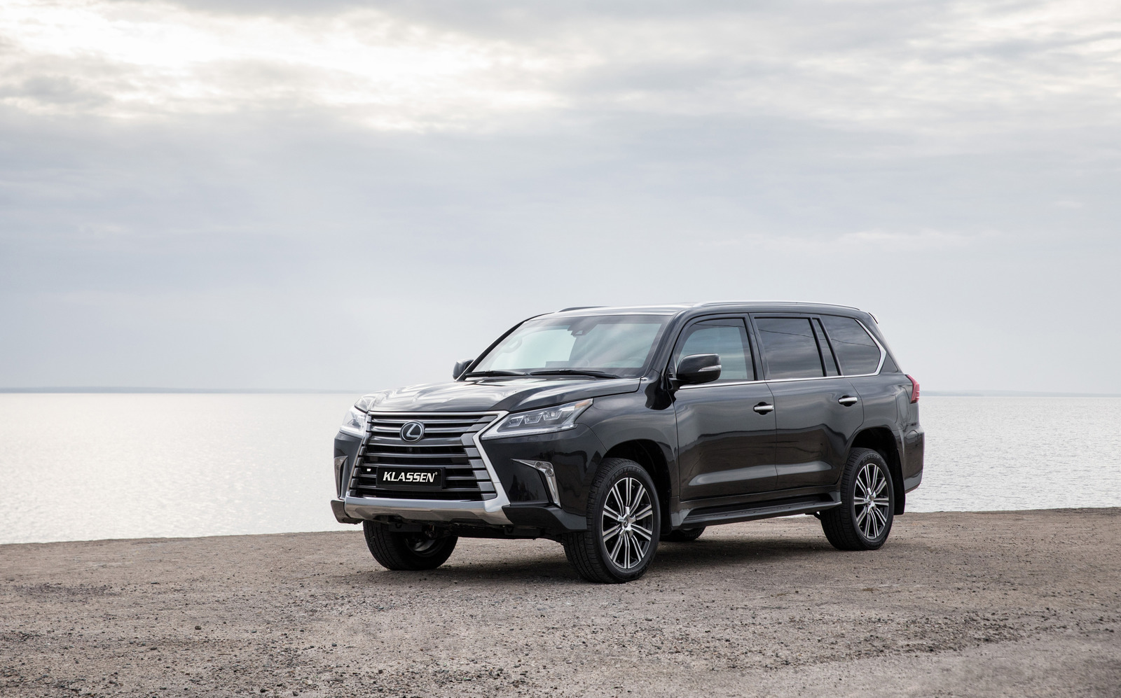 Удлинённый и бронированный автомобиль Lexus LX +500mm - KLASSEN