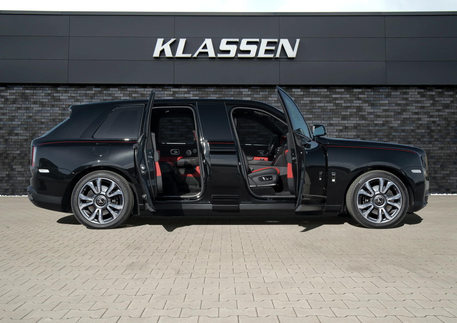 KLASSEN Based on Rolls Royce Cullinan - Armored Rolls-Royce Cullinan For  Sale Armored Vehicles. Vehicle number: RCR_1492_Armored