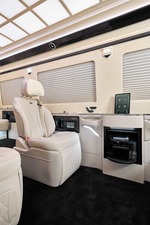KLASSEN Mercedes-Benz Sprinter VIP. 519  Luxury First Class VAN Conversions. MSD_1417