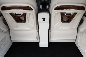 KLASSEN Mercedes-Benz V-Class VIP. V 300 | Luxury VIP First Class VAN. MVE_1640