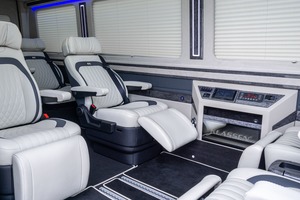 KLASSEN Mercedes-Benz Sprinter VIP. 319 Business Luxury BUS VIP 7+1+1 w907. MSV_1430_1