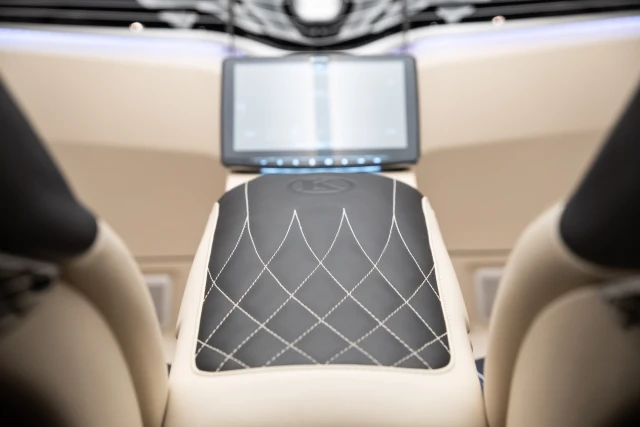 Mercedes-Benz V-Class MVV ROYAL BUSINESS LOUNGE VAN - MVV_2_1705
