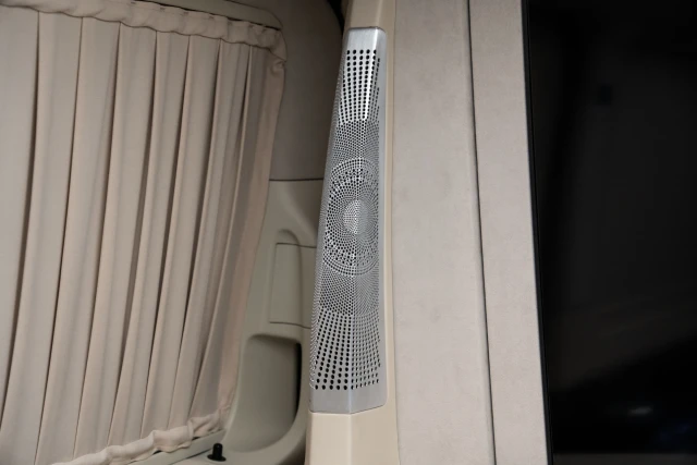 Mercedes-Benz V-Class MVV ROYAL BUSINESS LOUNGE VAN - MVV_2_1705