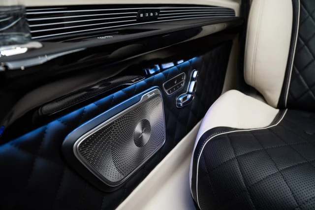 Mercedes-Benz V-Class MVV ROYAL BUSINESS LOUNGE VAN - MVV_2_1705