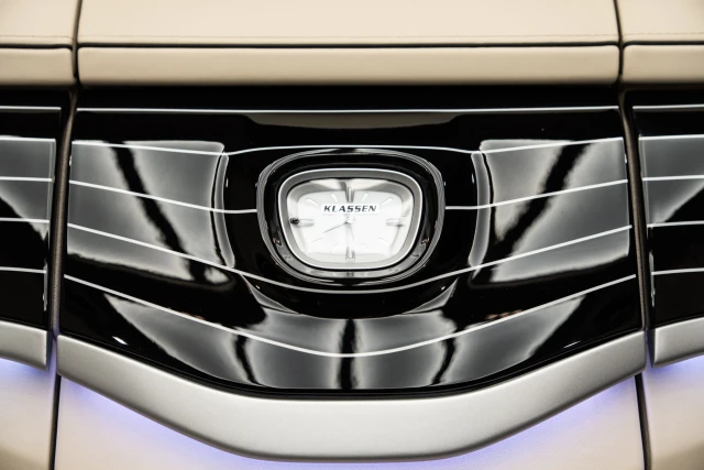 Mercedes-Benz V-Class MVV ROYAL BUSINESS LOUNGE VAN - MVV_2_1705